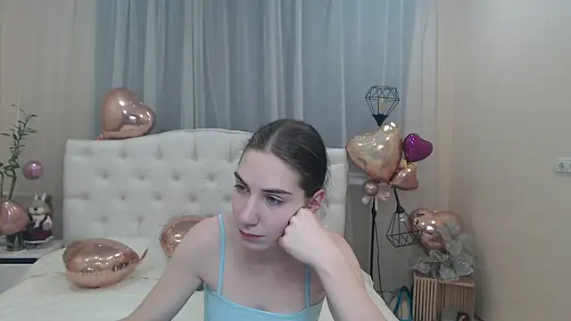Snapshot of NikaStark_ chatting on February 15, 7:17 pm NikaStark online show from February 15, 7:17 pm