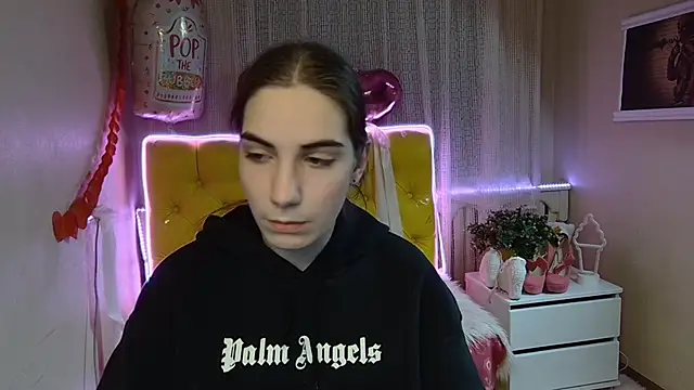 Snapshot of NikaStark_ chatting on February 28, 7:46 pm NikaStark online show from February 28, 7:46 pm