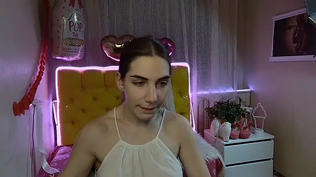 Snapshot of NikaStark_ chatting on March 1, 2:59 am NikaStark online show from March 1, 2:59 am