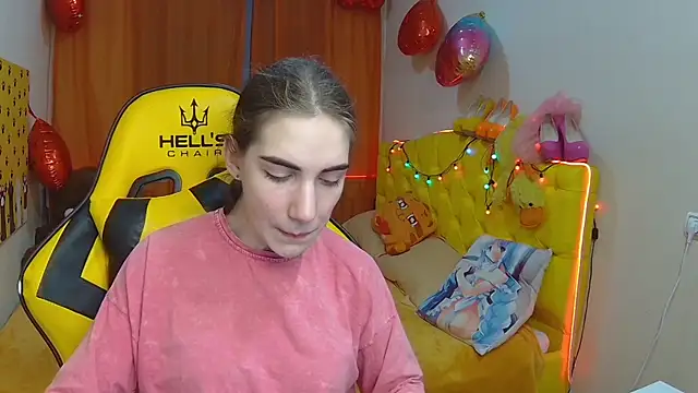 Snapshot of NikaStark_ chatting on March 18, 1:21 am NikaStark online show from March 18, 1:21 am