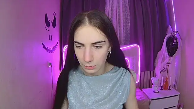 Snapshot of NikaStark_ chatting on October 16, 6:47 am NikaStark online show from October 16, 6:47 am