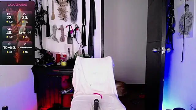 Snapshot of akinoro_ chatting on January 18, 10:17 pm akinoro online show from January 18, 10:17 pm