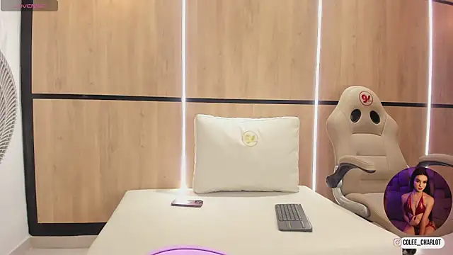 charlotte colee online show from December 5, 11:19 am