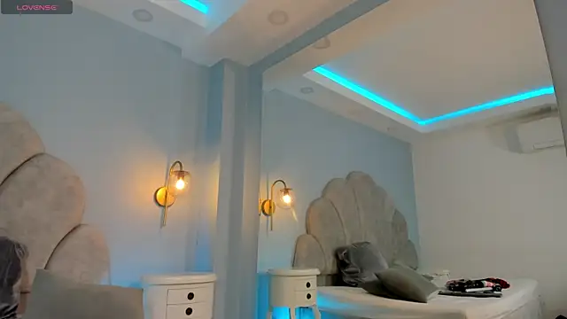 sweeet peach online show from December 5, 1:47 am