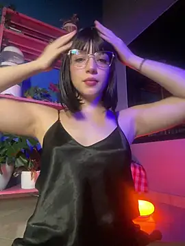 sweeet peach online show from April 9, 3:28 am