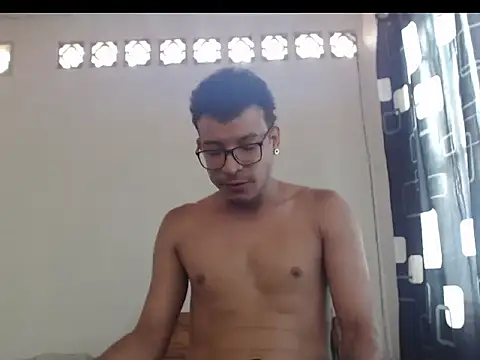 Snapshot of CharlesLeeRay chatting on October 27, 9:30 pm CharlesLeeRay online show from October 27, 9:30 pm