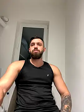 Snapshot of LoveIsBlind_ chatting on December 4, 2:31 am LoveIsBlind  online show from December 4, 2:31 am