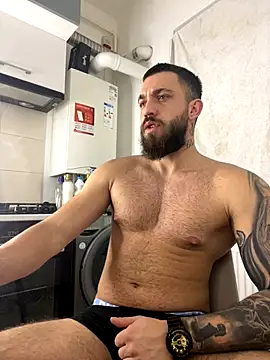 Snapshot of LoveIsBlind_ chatting on October 15, 4:45 am LoveIsBlind  online show from October 15, 4:45 am