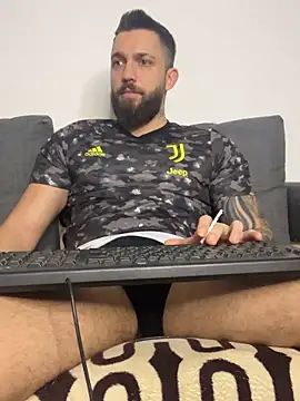 LoveIsBlind  online show from November 26, 10:11 pm