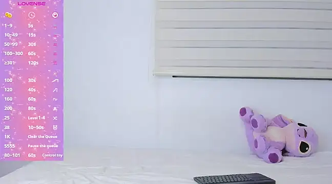 Snapshot of _violetadulce chatting on December 23, 3:40 am  violetadulce online show from December 23, 3:40 am