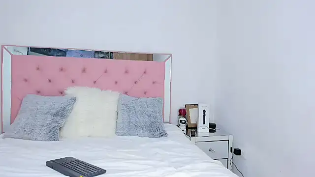 Snapshot of _violetadulce chatting on February 22, 1:44 am  violetadulce online show from February 22, 1:44 am