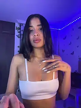 Snapshot of lina_pink chatting on March 19, 1:21 am lina pink online show from March 19, 1:21 am