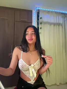 Snapshot of lina_pink chatting on July 3, 8:37 pm lina pink online show from July 3, 8:37 pm