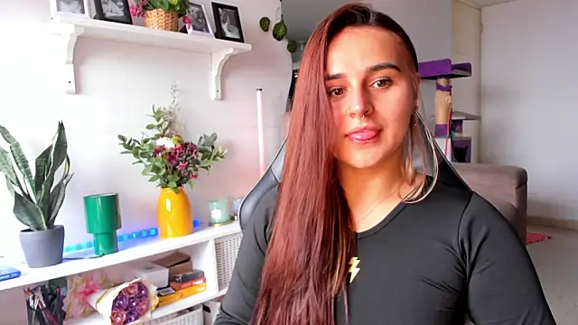 evy orange1 online show from March 16, 3:05 pm