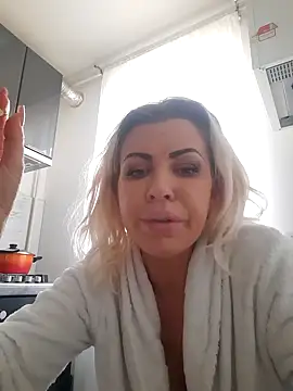 Snapshot of MiaDoll69 chatting on January 8, 12:58 pm MiaDoll69 online show from January 8, 12:58 pm