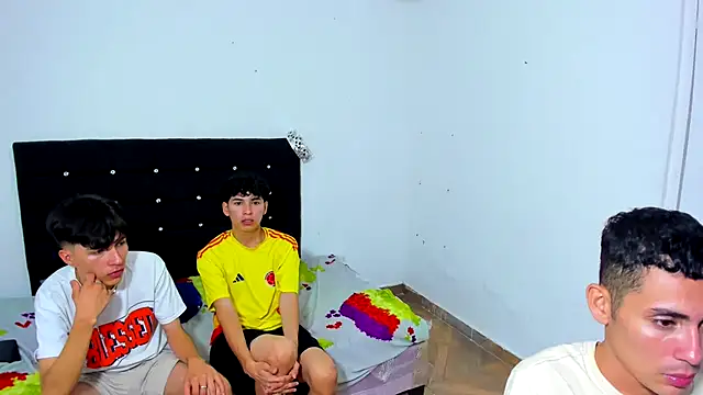 Alexander and Xiao online show from February 27, 4:09 am