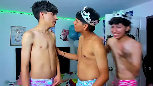 Alexander and Xiao online show from March 22, 12:28 am