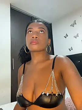 KriisvanyLeroy online show from March 18, 9:10 pm