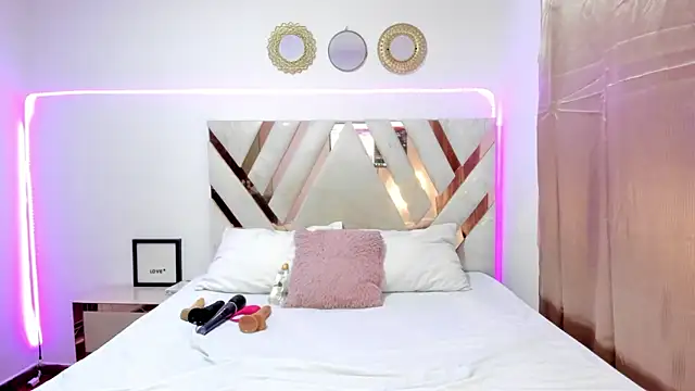 KriisvanyLeroy online show from April 5, 3:04 am