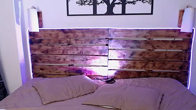 miaa saenz1 online show from March 3, 9:11 am