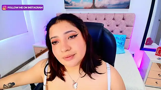 Emma monserrat online show from November 8, 7:45 pm