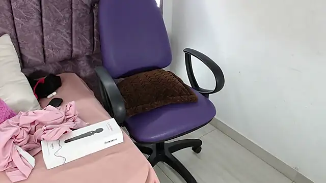 Penelope Fox14 online show from November 5, 12:27 pm