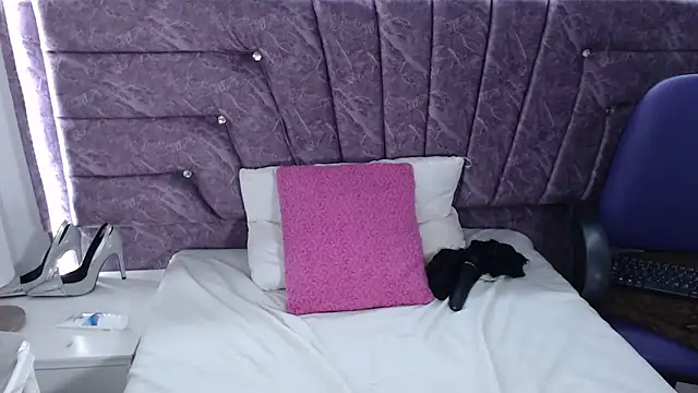 Penelope Fox14 online show from March 10, 1:27 pm