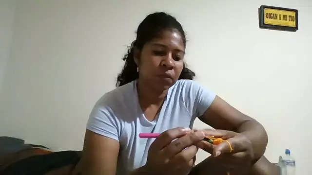 Ivon-09 online show from April 3, 1:20 pm