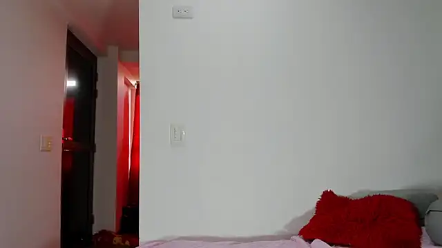 Snapshot of veronica_sinner_ chatting on October 30, 4:30 pm veronica sinner  online show from October 30, 4:30 pm