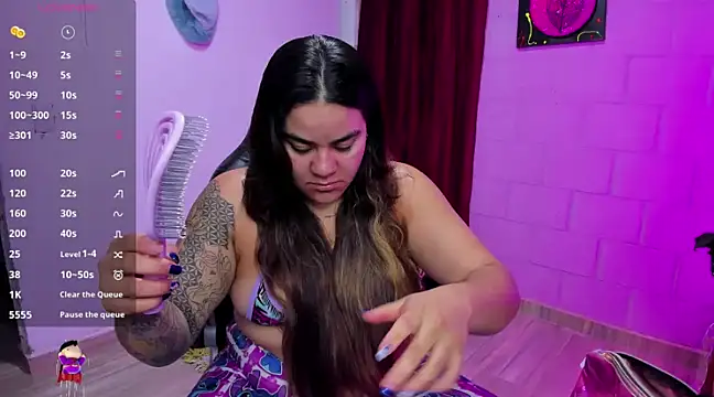 Snapshot of Sharon_hils chatting on December 20, 5:04 am Sharon hils online show from December 20, 5:04 am