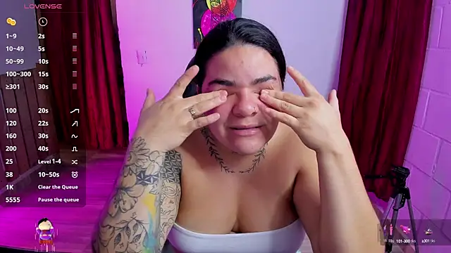 Snapshot of Sharon_hils chatting on January 27, 2:57 pm Sharon hils online show from January 27, 2:57 pm