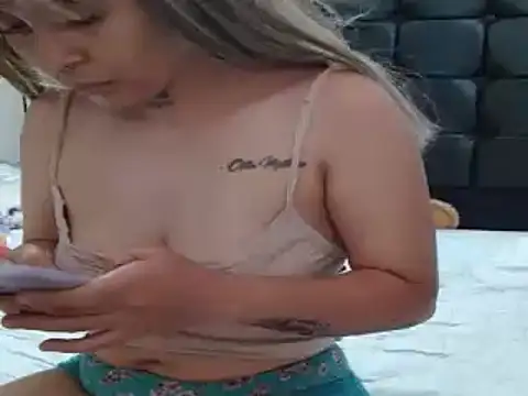 Snapshot of charlotte_slut chatting on February 1, 3:28 pm charlotte slut online show from February 1, 3:28 pm