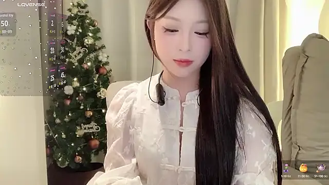 zhuzhu-520- online show from December 19, 4:35 pm