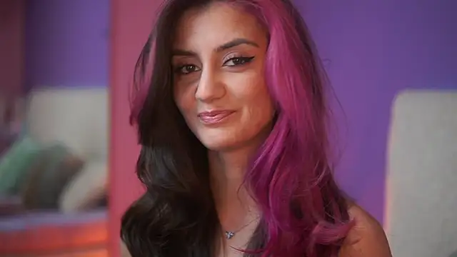 Snapshot of SabrinaHope chatting on December 1, 10:04 pm SabrinaHope online show from December 1, 10:04 pm