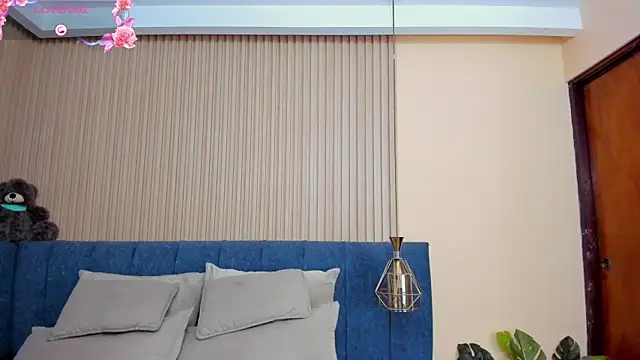 Snapshot of kathecute__ chatting on December 21, 1:35 am kathecute online show from December 21, 1:35 am