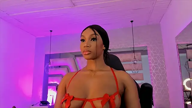 ChaynnaCooper online show from February 14, 7:54 pm