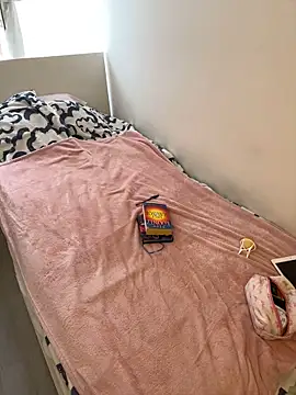 mint melissaaa online show from February 24, 1:10 pm