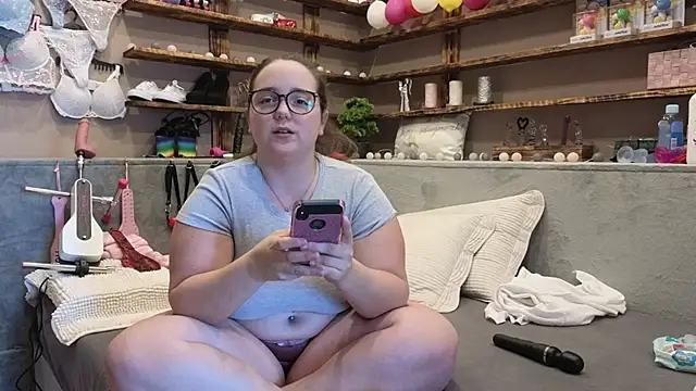 Kimberly-Caprice online show from February 25, 11:30 am