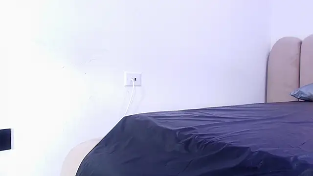 Snapshot of nicol_f chatting on February 5, 3:11 am nicol f online show from February 5, 3:11 am