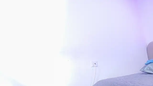 Snapshot of nicol_f chatting on February 6, 3:11 am nicol f online show from February 6, 3:11 am