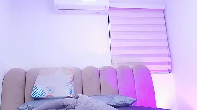 Snapshot of nicol_f chatting on February 10, 3:10 am nicol f online show from February 10, 3:10 am