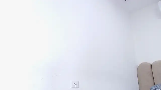 Snapshot of nicol_f chatting on February 19, 3:13 am nicol f online show from February 19, 3:13 am