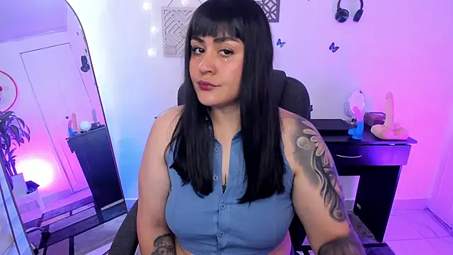 Snapshot of GretaX-X chatting on January 22, 1:21 pm GretaX-X online show from January 22, 1:21 pm