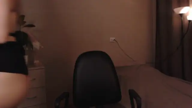 SarahSweetie online show from November 18, 4:11 pm