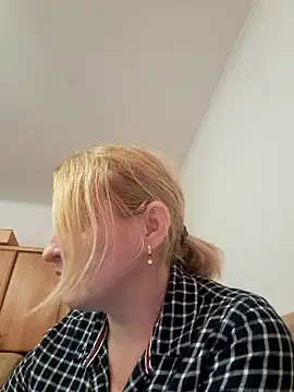 Malichkaanna30 online show from March 14, 1:46 pm