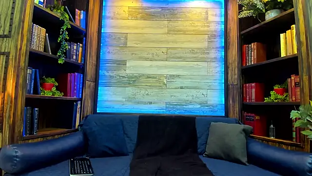 lunainsane58 online show from March 13, 7:42 am