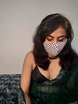 Snapshot of Raat_ki_rani_ chatting on February 2, 9:02 pm Raat ki rani  online show from February 2, 9:02 pm