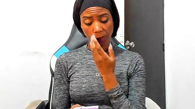 Kalua Brown online show from April 21, 3:17 pm