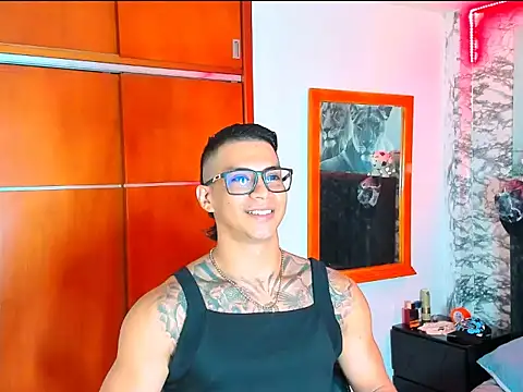 Aaron Toy online show from January 7, 8:22 pm