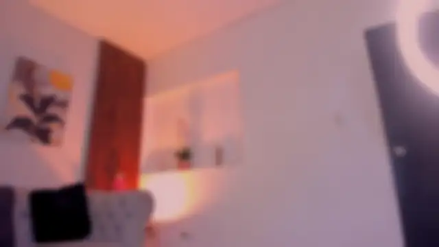 Isa Little Star online show from November 17, 8:03 pm